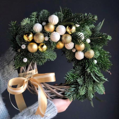 New Year's wreath from live needles №4